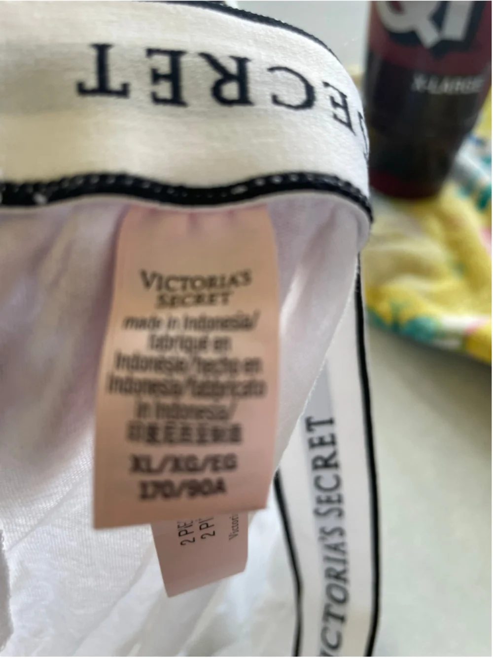 Women's Victoria's Secret White Shorts XL - Picture 2 of 2